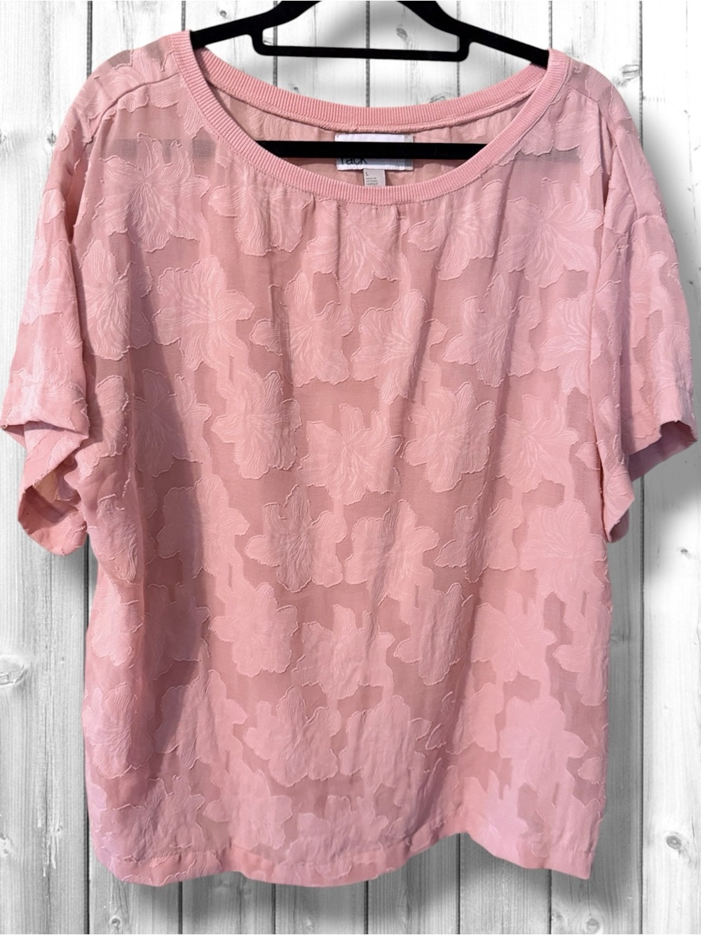 🌼Nordstrom Pink Floral Embossed Short-Sleeve Blouse